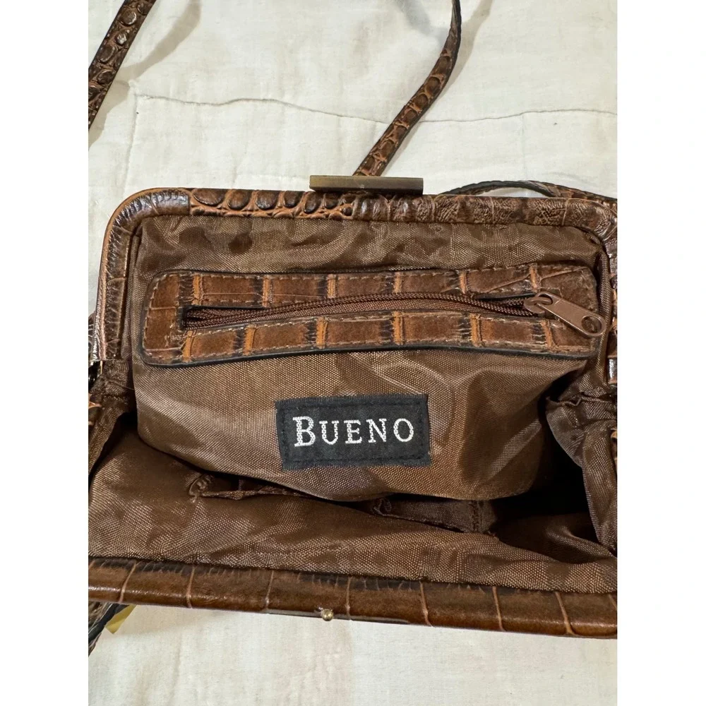 NWT VNTG Bueno Collection Brown Hornback Croc Embossed Crossbody Bag Kiss Lock